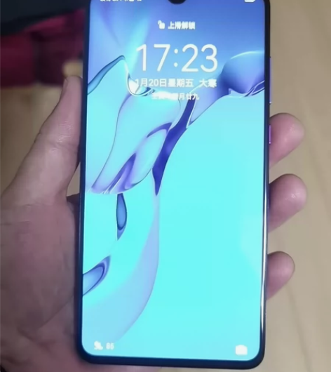 儿子的华为mate20 6+128没有任何...