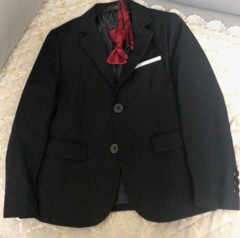 深圳幼儿园校服，码数130，只穿1次 感兴...