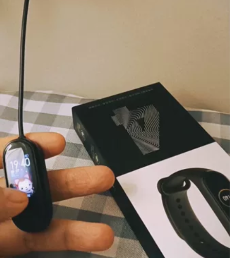 小米智能手环4正品，蓄电续航时间超长，标准...