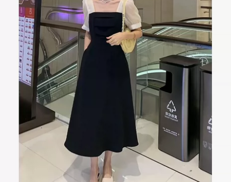 法式复古方领泡泡袖修身收腰小黑裙 穿上很显...