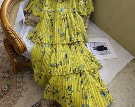 全新荷叶裙 感兴趣的话点“我想要”和我私聊...