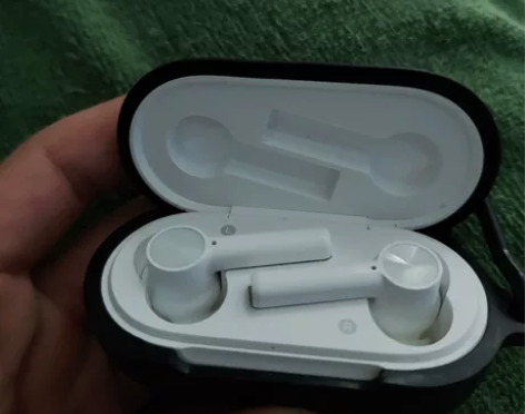 自用的一加品牌耳机 换手机了 便宜出了