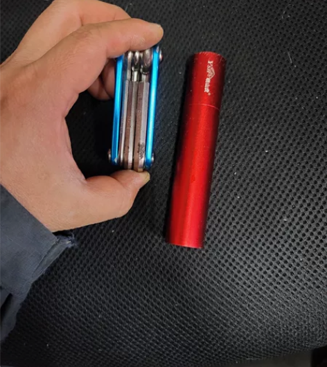 捷安特自行车便携扳手螺丝刀闲置转让如图实拍...