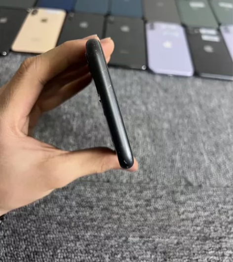 iPhone 11 11卡贴64g 原屏有...