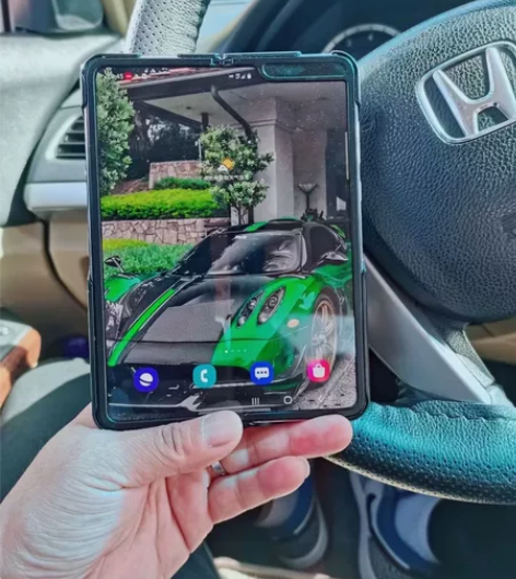 出售三星w2020折叠5G手机，国行版精品...