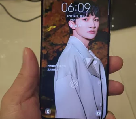 三星s21ultra去年的安卓机皇，性能强...