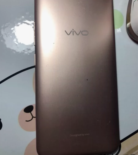 vivo y81 无任何维修功能完好 可打...