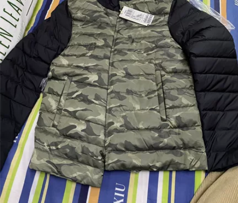 【全新包邮】羽绒服外套全新带吊牌有帽子可拆...