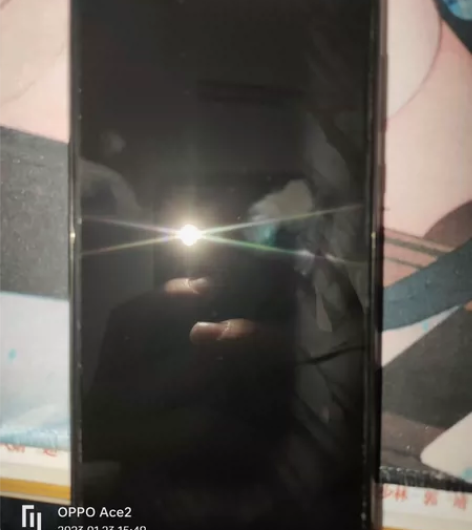 荣耀play3细微使用痕迹，屏幕一直贴膜使...