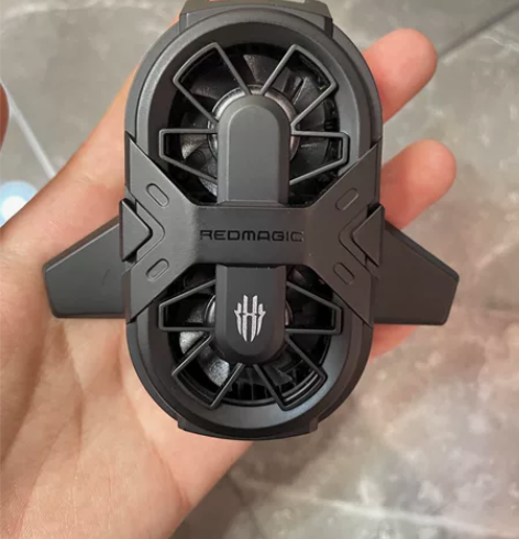 努比亚 红魔手机散热器 双核半导体制冷吃鸡...