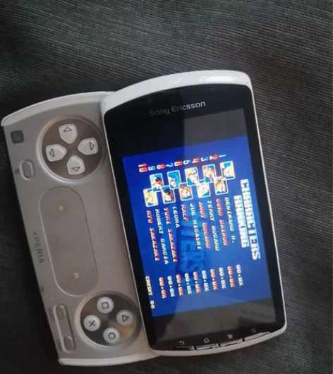 游戏手机,索尼i800功能正常,垃圾成色,...