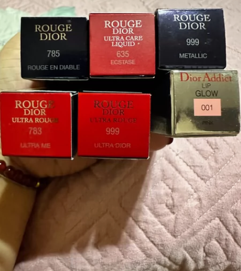 迪奥口红唇釉，因为疫情一直没回家，今年回来...