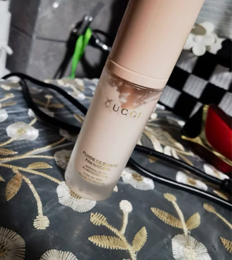 gucci隔离粉底，自然裸妆 用过两三次 ...