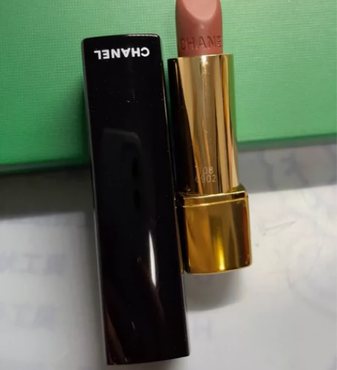 超级好看的颜色,香奈儿口红有金色闪片108...