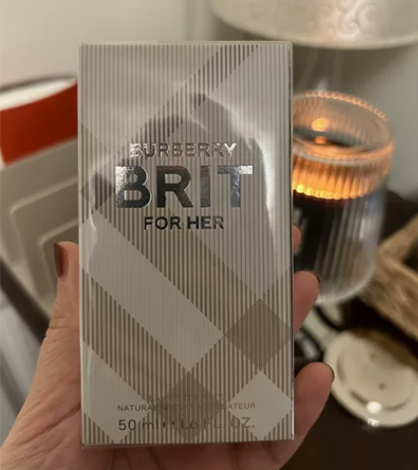 Burberry香水 50ml 去年9月购...
