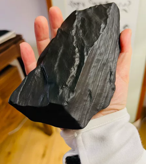 纯天然戈壁玉，戈壁石。 漆化很好，很油润、...