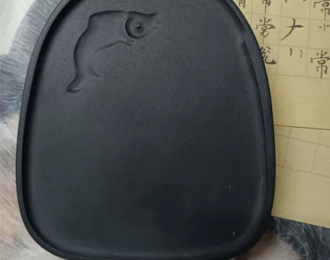 原石黑龙尾歙砚！ 尺寸约13cm×11cm...