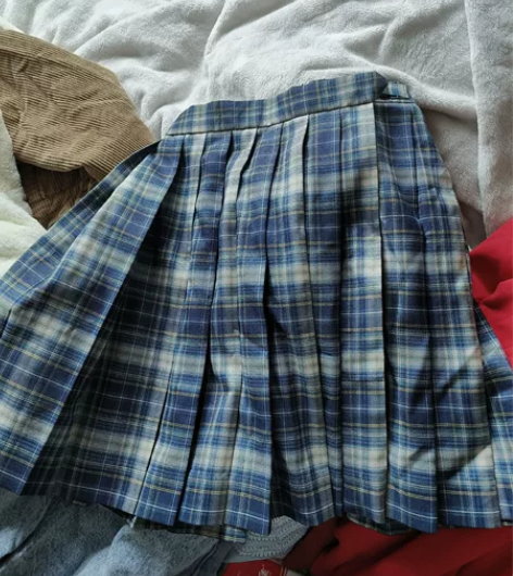 中牌服饰jk群10出，穿过一次 感兴趣的话...