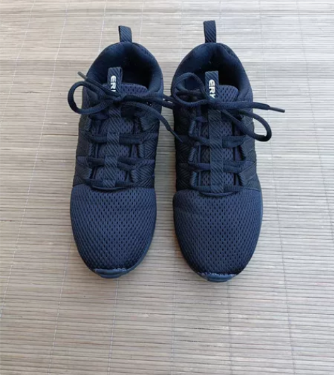 二手鸿星尔克37码，女士运动鞋 鞋子保证正...