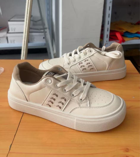 小众设计秋季薄款运动休闲鞋2022新款小白...