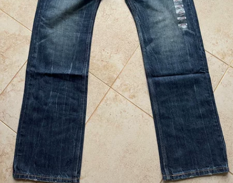 全新 李维斯514男士牛仔裤，尺码32。颜...