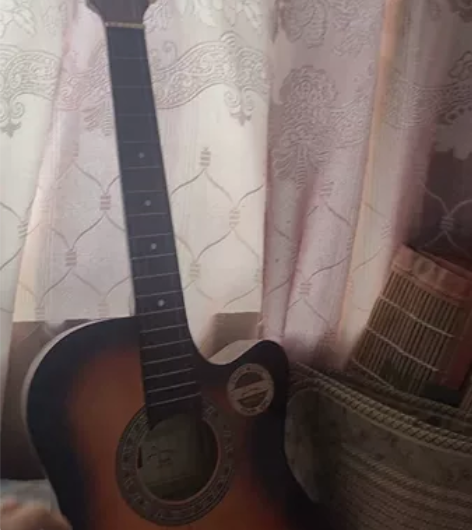 落日色吉他，纯属个人爱好，回来学了几天。几...