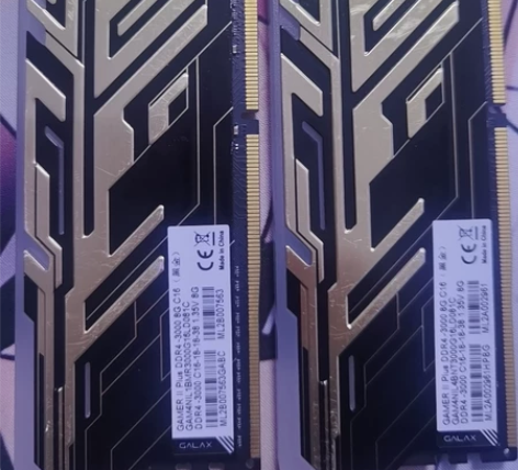 影驰黑金内存 感兴趣的话点“我想要”和我私...