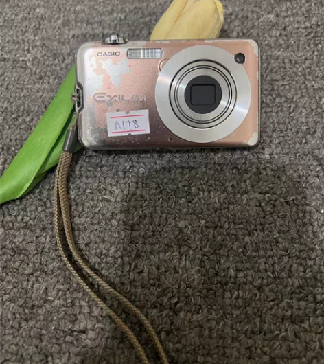 卡西欧s12   轻微漏光 1200w像素...