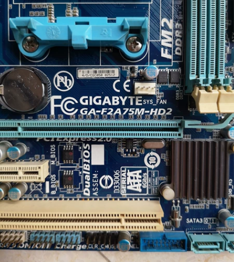 出自用大牌子主板：技嘉F2A75M-DH2...