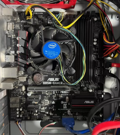 华硕B85M-GAMER主板，还在机器上没...