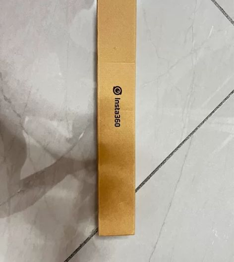 Insta360全景相机，手持自拍杆。全新...