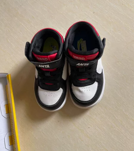 安踏童鞋 25码 去年过年在老家穿了一个多...