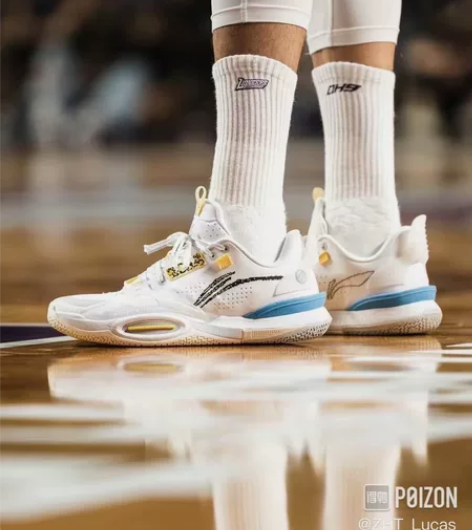 李宁全城10篮球鞋 测试白/破坏王449元...