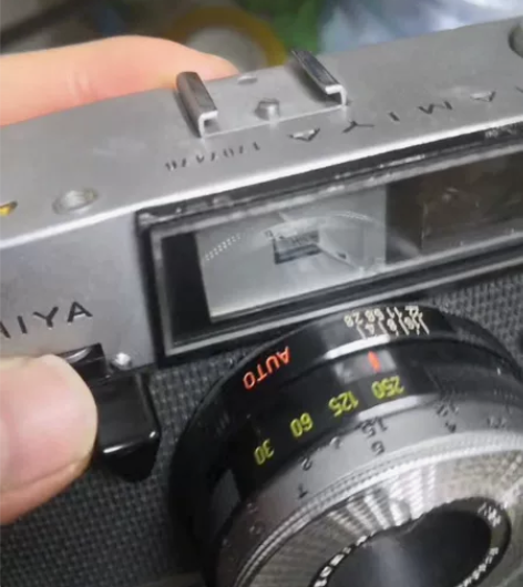玛米亚旁轴相机  品相  功能都正常 感兴...