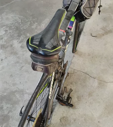 美利达公路自行车  家里老爷子之前1万多买...