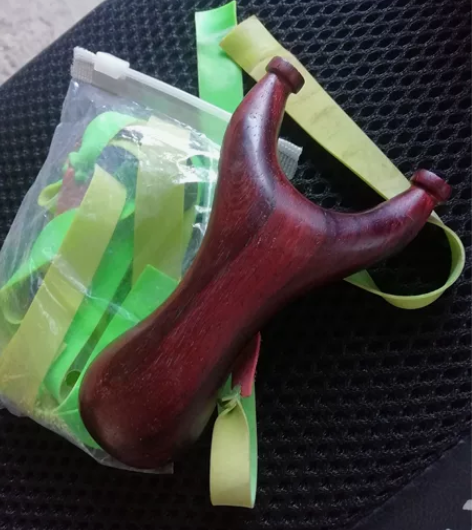 一时兴起买来没怎么玩过？实木，清香木，弹弓...
