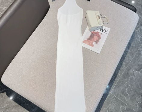 2022夏季新款法式气质女人味修身显身材性...