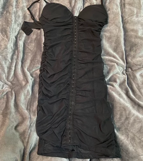 辣妹吊带露背连衣裙包臀裙 拍过一次照 S码...