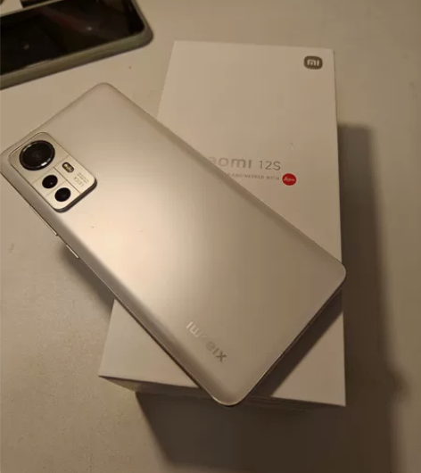 小米12s 12-256g 没有拆修过 没...