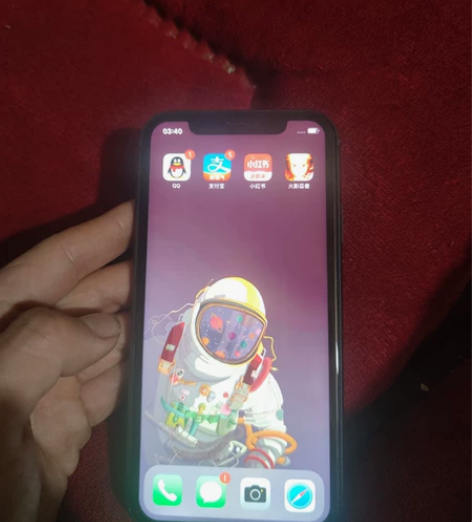 苹果11 128g 屏幕掉地下摔碎过，花5...