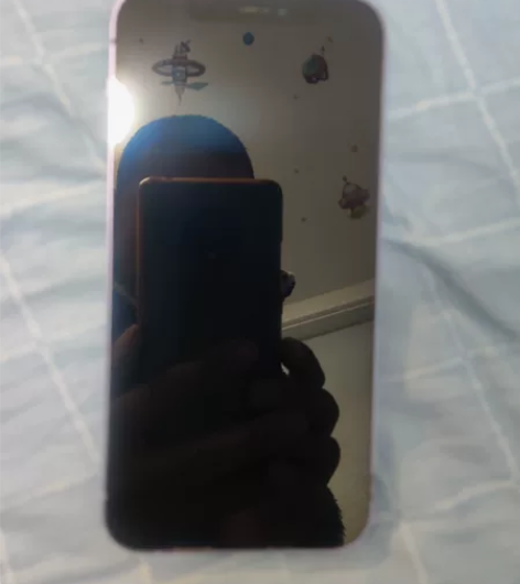 苹果12紫色128G的2022年1月1号买...