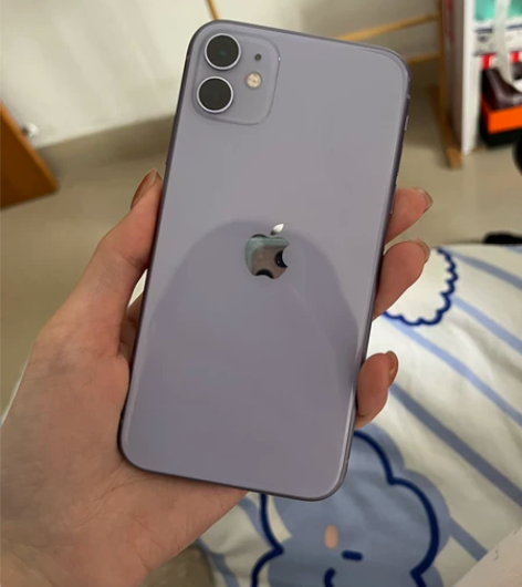 女生自用苹果11 256 国行 紫色 ，电...