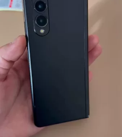 三星Fold3 5G 屏幕显示完美 特价3...