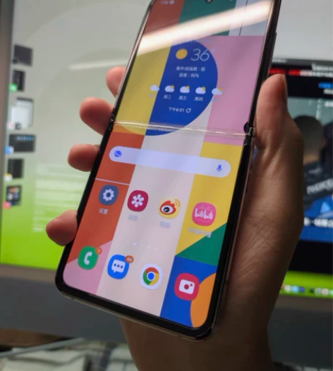 三星 Z Flip2 5G 配置：8+25...