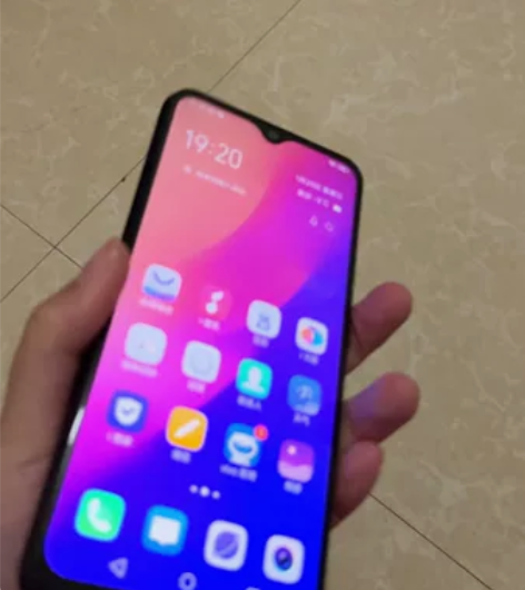 VIVO Y3   4+64G版本 屏幕有...