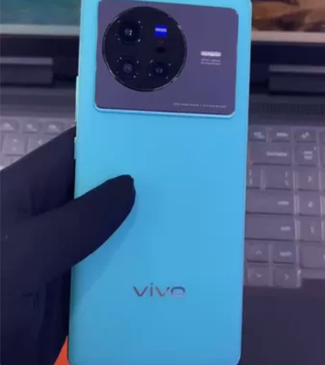 vivo X80 成色极品 特价出售 12...