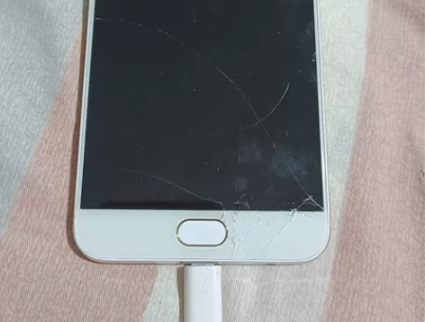 OPPO R9s 屏碎了但可正常使用 开机...