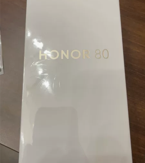 全新未拆封正品荣耀80(不刀)送家人,家人...