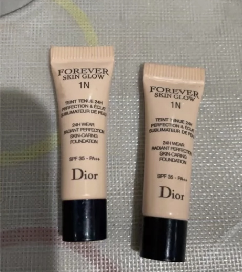 40两个包邮，迪奥粉底试用装 感兴趣的话点...