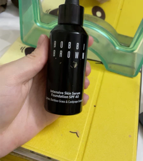 旧版2号色，自用的芭比布朗，现在换了雅诗兰...
